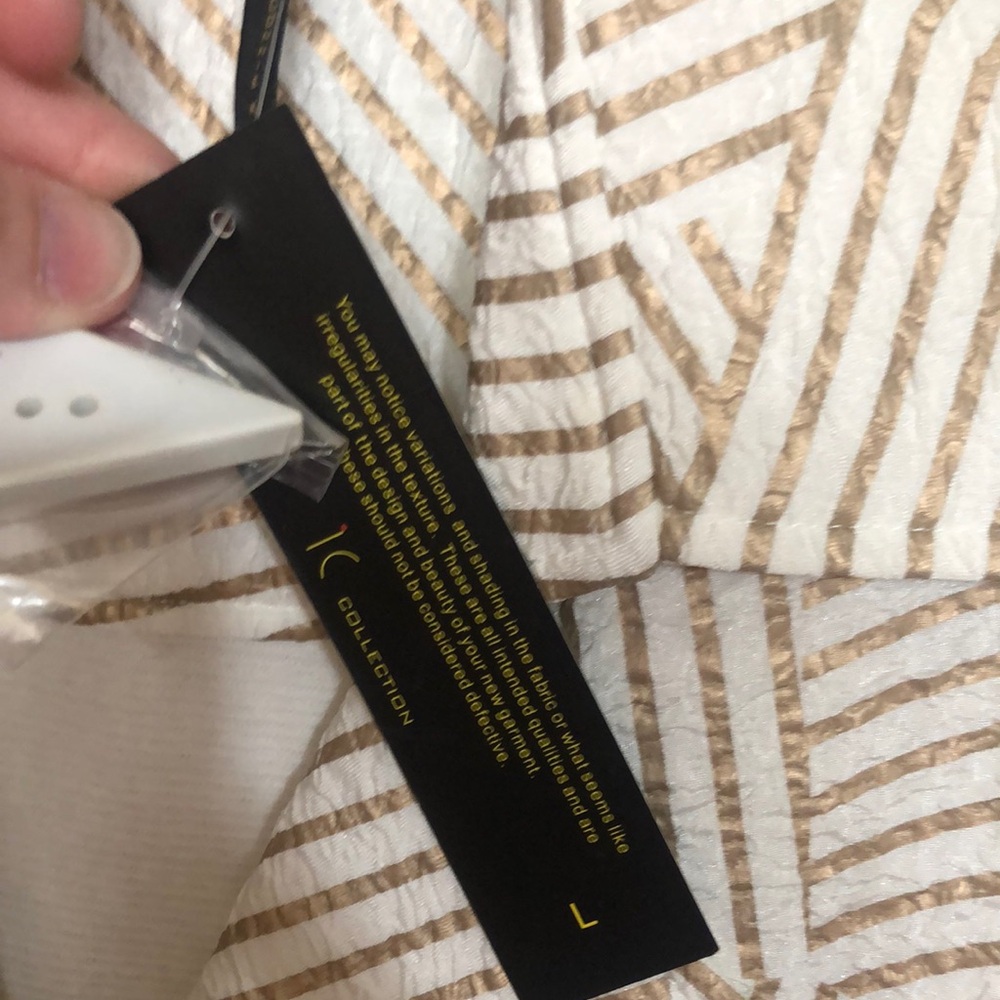 Stylish White and Gold Women's Jacket - Picture 2 of 6